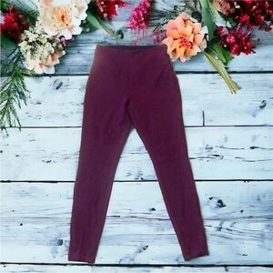 Peace & Pearls Maroon Leggings